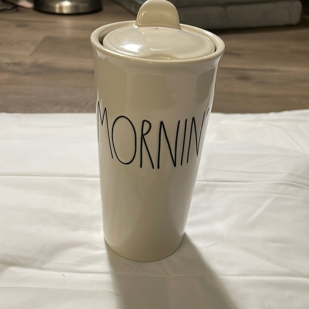 Rae Dunn ceramic coffee/ tea ceramic travel mug with “Mornin’” on front